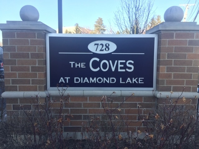 728 N Diamond Lake Rd in Mundelein, IL - Building Photo