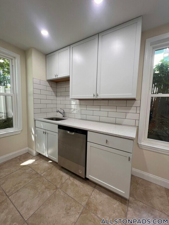 10 Royal St in Boston, MA - Building Photo