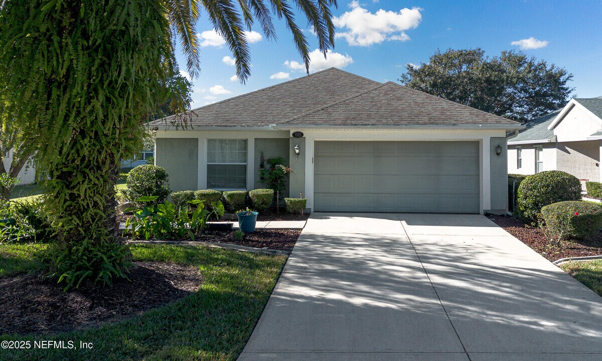1325 Fairway Village Dr in Orange Park, FL - Building Photo