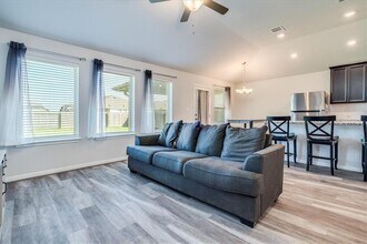 117 Balsam St in Hutto, TX - Building Photo - Building Photo