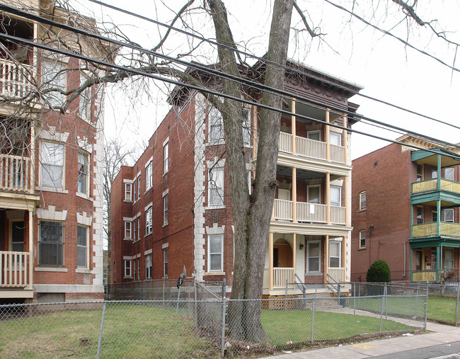 44 Edgewood St in Hartford, CT - Foto de edificio - Building Photo