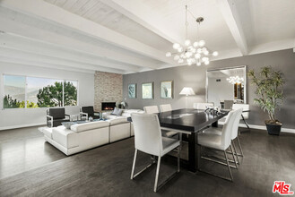7346 PACIFIC VIEW Dr in Los Angeles, CA - Building Photo - Building Photo