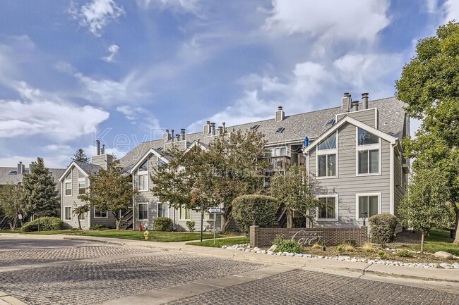 12404 E Tennessee Cir in Aurora, CO - Building Photo - Building Photo