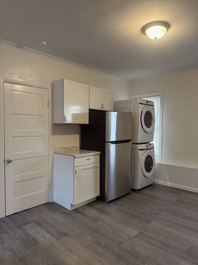 1027 Keyes Ave, Unit 2