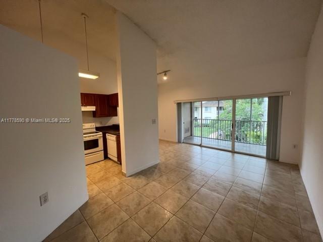 19217 Glenmoor Dr in West Palm Beach, FL - Building Photo