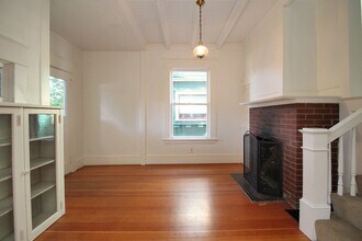 1921 NE Wasco St in Portland, OR - Building Photo - Building Photo