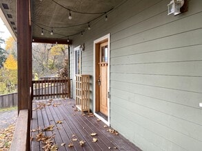 921 Eugene St in Hood River, OR - Building Photo - Building Photo