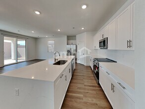 5881 Iron Iss St in Las Vegas, NV - Building Photo - Building Photo