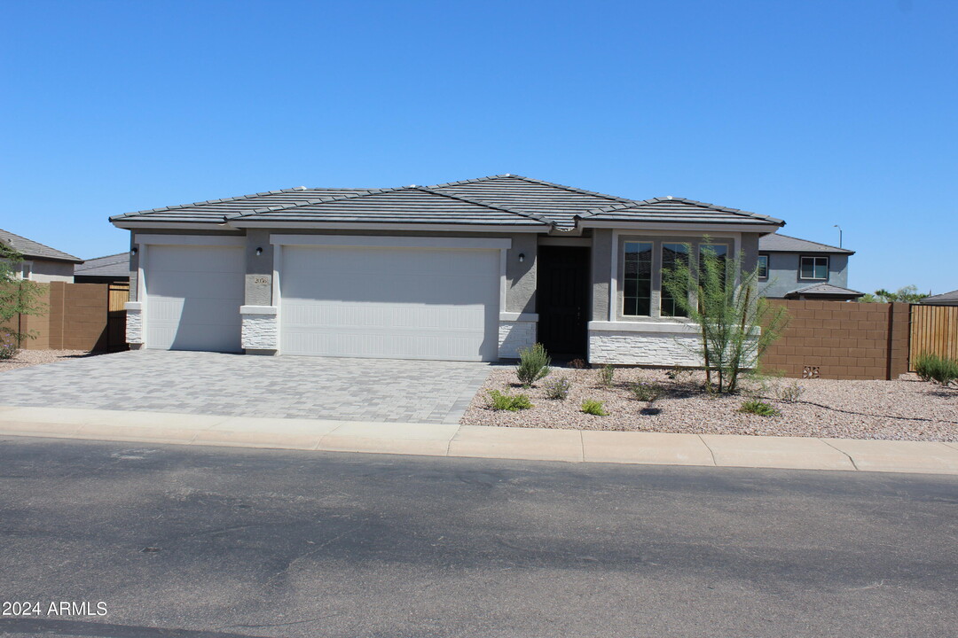 2056 E Wetleaf Pl in Casa Grande, AZ - Building Photo