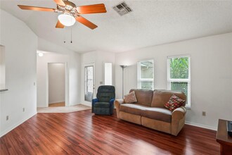 8621 Bridgewater Dr in New Port Richey, FL - Building Photo - Building Photo