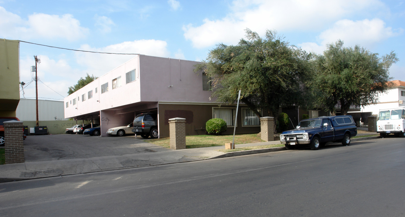 Columbus Apartments in North Hills, CA - Building Photo