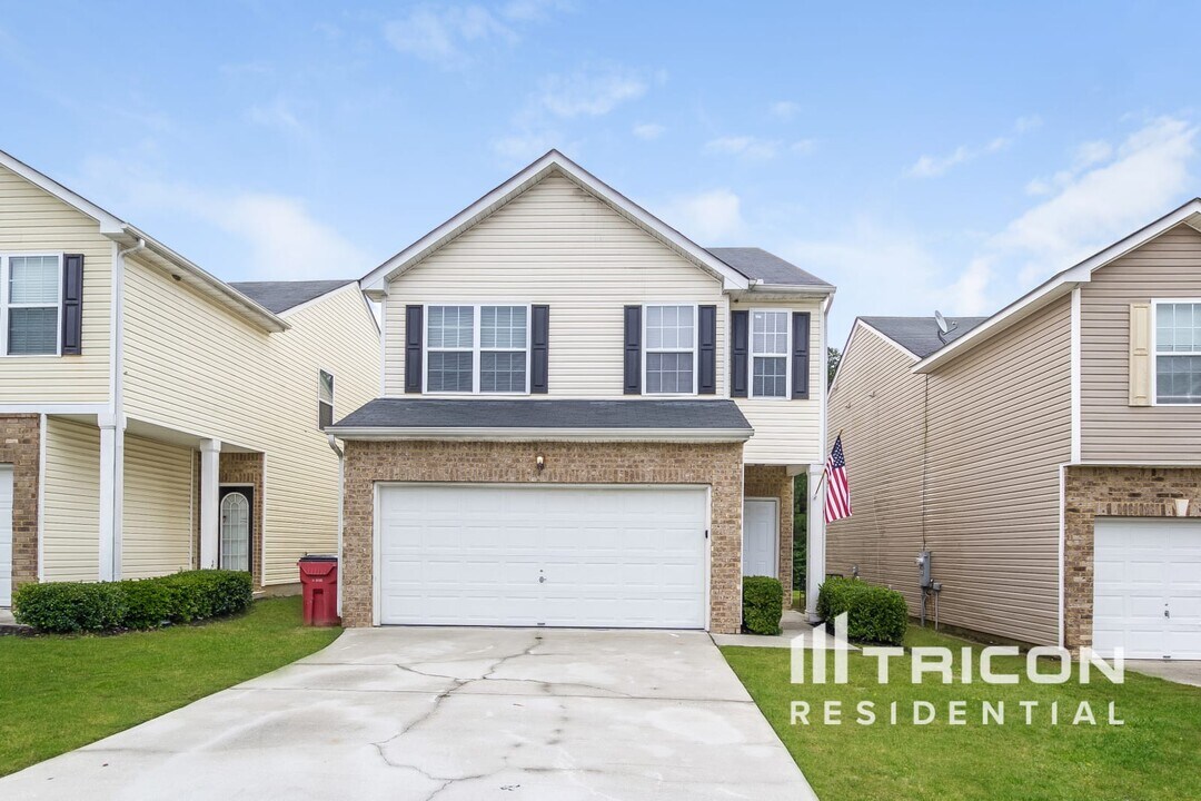 6466 Splitpine Ct in Atlanta, GA - Building Photo