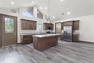 140 N Retreat Dr in Show Low, AZ - Building Photo - Building Photo