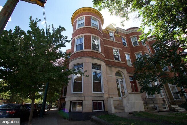 2743 St Paul St in Baltimore, MD - Building Photo - Building Photo