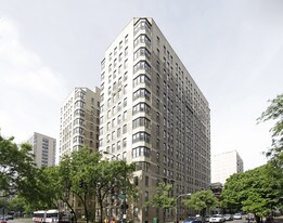 2970 N Sheridan in Chicago, IL - Building Photo