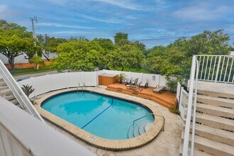 391 SE 19th Ave in Pompano Beach, FL - Building Photo - Building Photo