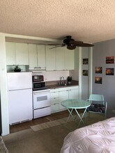 2345 Ala Wai Blvd, Unit 1915 in Honolulu, HI - Foto de edificio - Building Photo