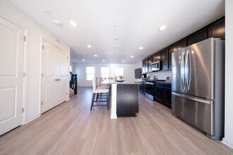5877 156th Wy in Apple Valley, MN - Building Photo - Building Photo