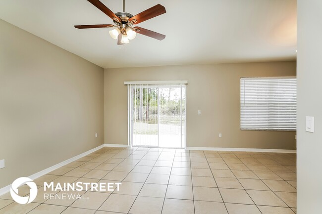 1066 Fayette Ave in Lehigh Acres, FL - Building Photo - Building Photo