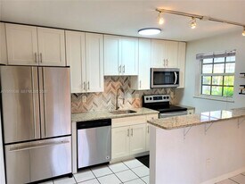125 NW 25th St in Wilton Manors, FL - Building Photo