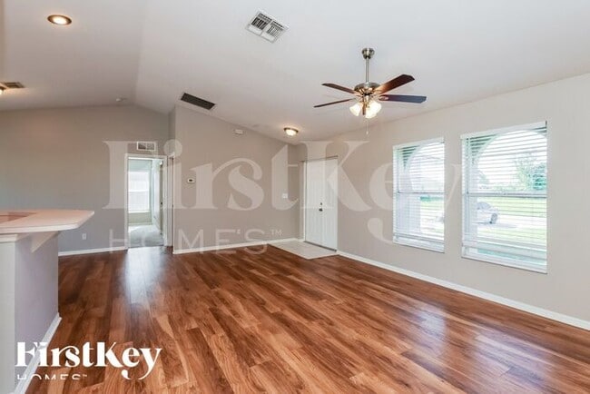 135 SW 31st Terrace in Cape Coral, FL - Building Photo - Building Photo