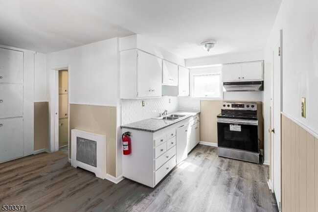 26 Schooleys Mountain Rd in Washington Township, NJ - Building Photo - Building Photo