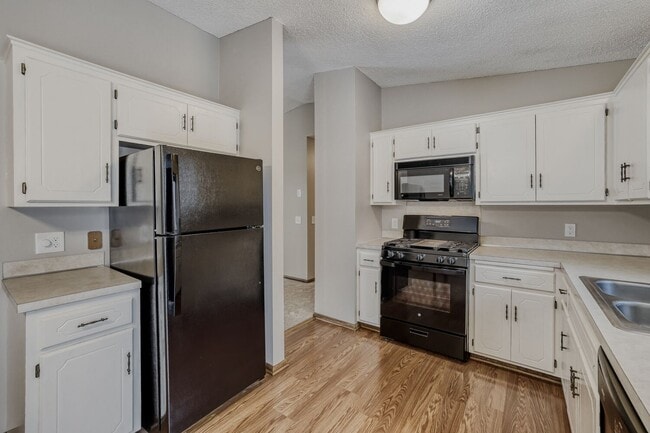 20575 Jade Cir in Lakeville, MN - Building Photo - Building Photo