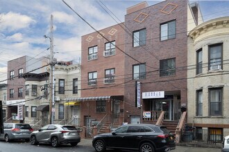 750 58th St in Brooklyn, NY - Building Photo - Primary Photo