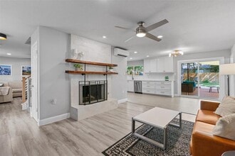 3112 Val Dr in Austin, TX - Foto de edificio - Building Photo