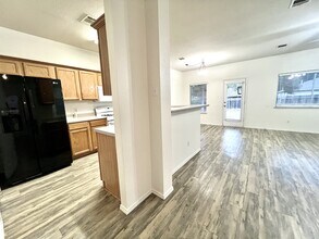 1713 McKenzie St in Round Rock, TX - Building Photo - Building Photo