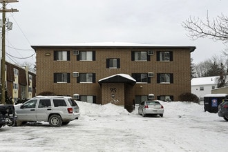 95 River Rd in Manchester, NH - Foto de edificio - Building Photo