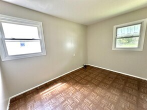 1008 N Sunset Ave in Rockford, IL - Building Photo - Building Photo