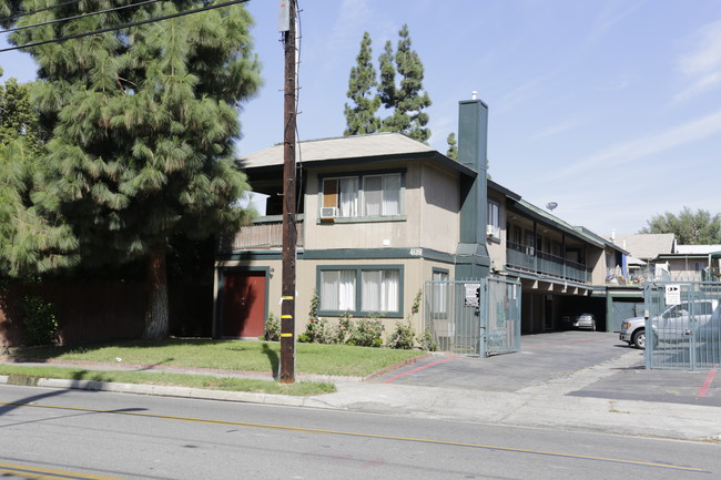 411 E Washington Ave in Santa Ana, CA - Building Photo - Building Photo