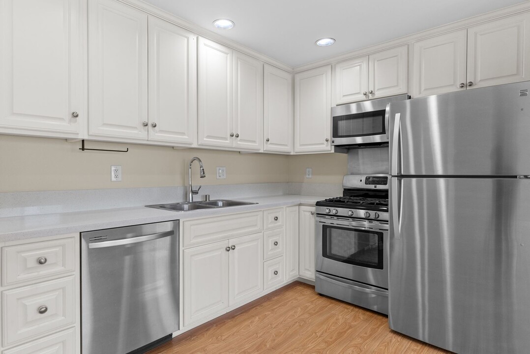 2884 La Salle Ave in Costa Mesa, CA - Building Photo
