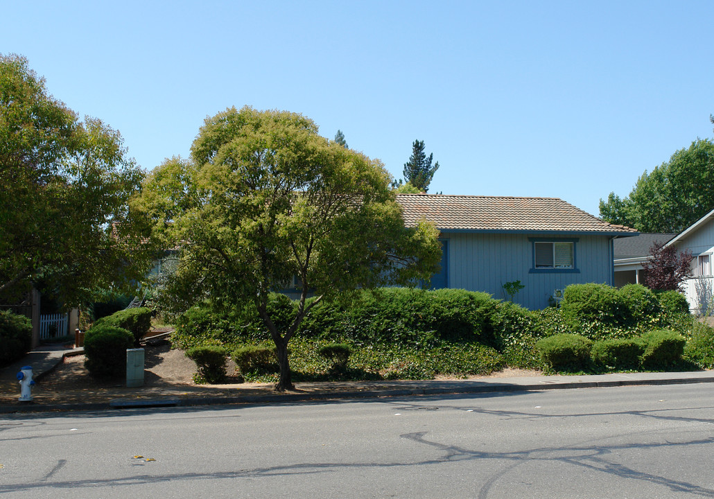 1729 Mission Blvd in Santa Rosa, CA - Building Photo