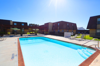 StoneBrook Apartments in Victoria, TX - Building Photo - Building Photo