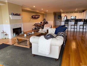 1051 Oceanfront St in Long Beach, NY - Building Photo - Building Photo