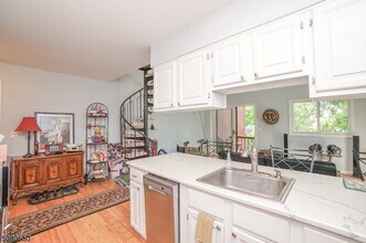 2 Davos Dr-Unit -8 in Vernon, NJ - Building Photo - Building Photo