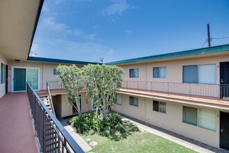 El Dorado Apartments in Gardena, CA - Foto de edificio - Building Photo