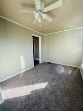 735 E College Ave in Jacksonville, IL - Building Photo - Building Photo