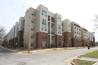 Callaway House in Norman, OK - Foto de edificio - Building Photo