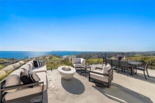 3253 Alta Laguna Blvd in Laguna Beach, CA - Building Photo
