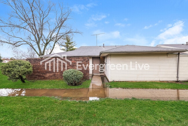 5610 Troy Villa Blvd in Dayton, OH - Building Photo - Building Photo