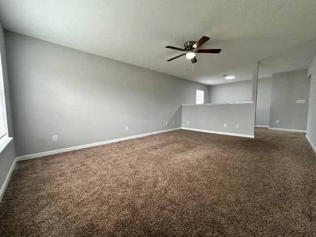 3906 Dunbar Ave in New Albany, IN - Foto de edificio - Building Photo