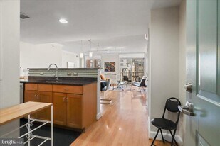 1220 N Fillmore St in Arlington, VA - Building Photo