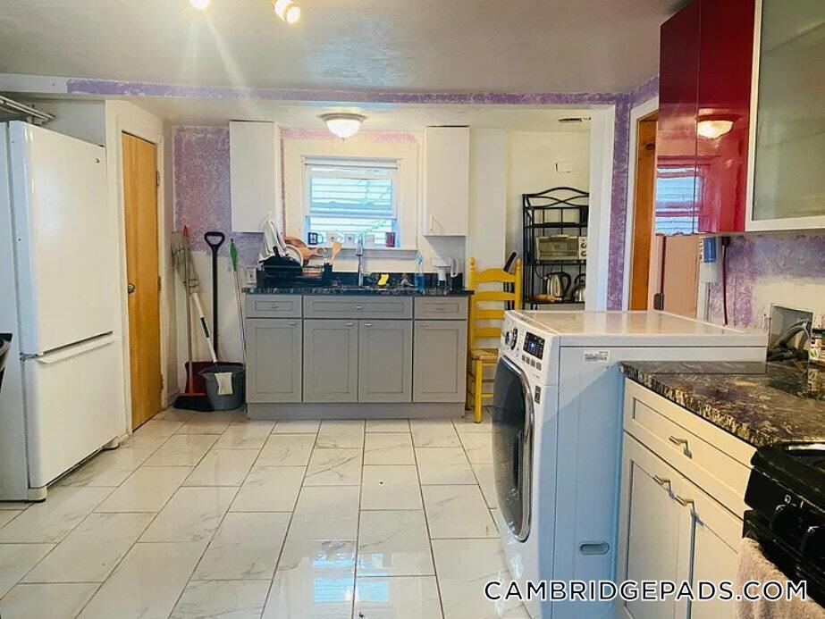 40 Bristol St in Cambridge, MA - Building Photo