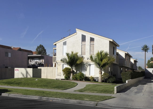 4125 W Carol Dr in Buena Park, CA - Foto de edificio - Building Photo