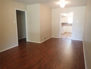 7549 Brentcove Cir in Dallas, TX - Building Photo - Building Photo