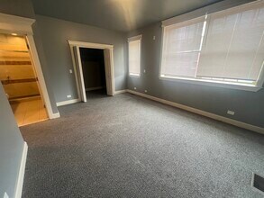 4956 S Vincennes Ave in Chicago, IL - Building Photo - Building Photo