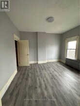 22 Haynes Ave in St Catharines, ON - Building Photo - Building Photo